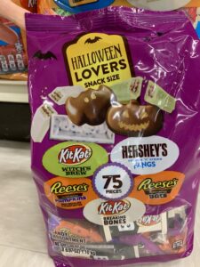 Halloween Lover's Snack Size Candy Assortment 75 pieces