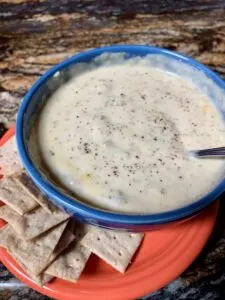 broccoli cheddar soup with crackers